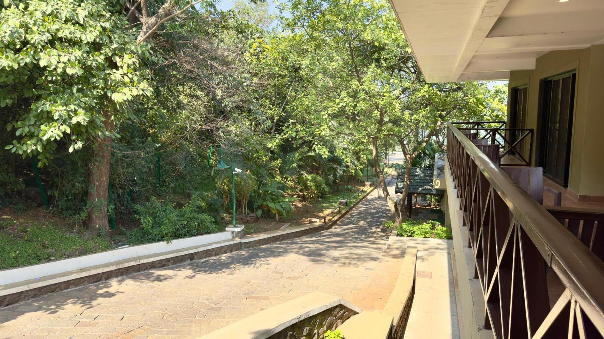 Upper Deck Resort - Stay And Relax At The Highest Peak Lonavala Exteriér fotografie