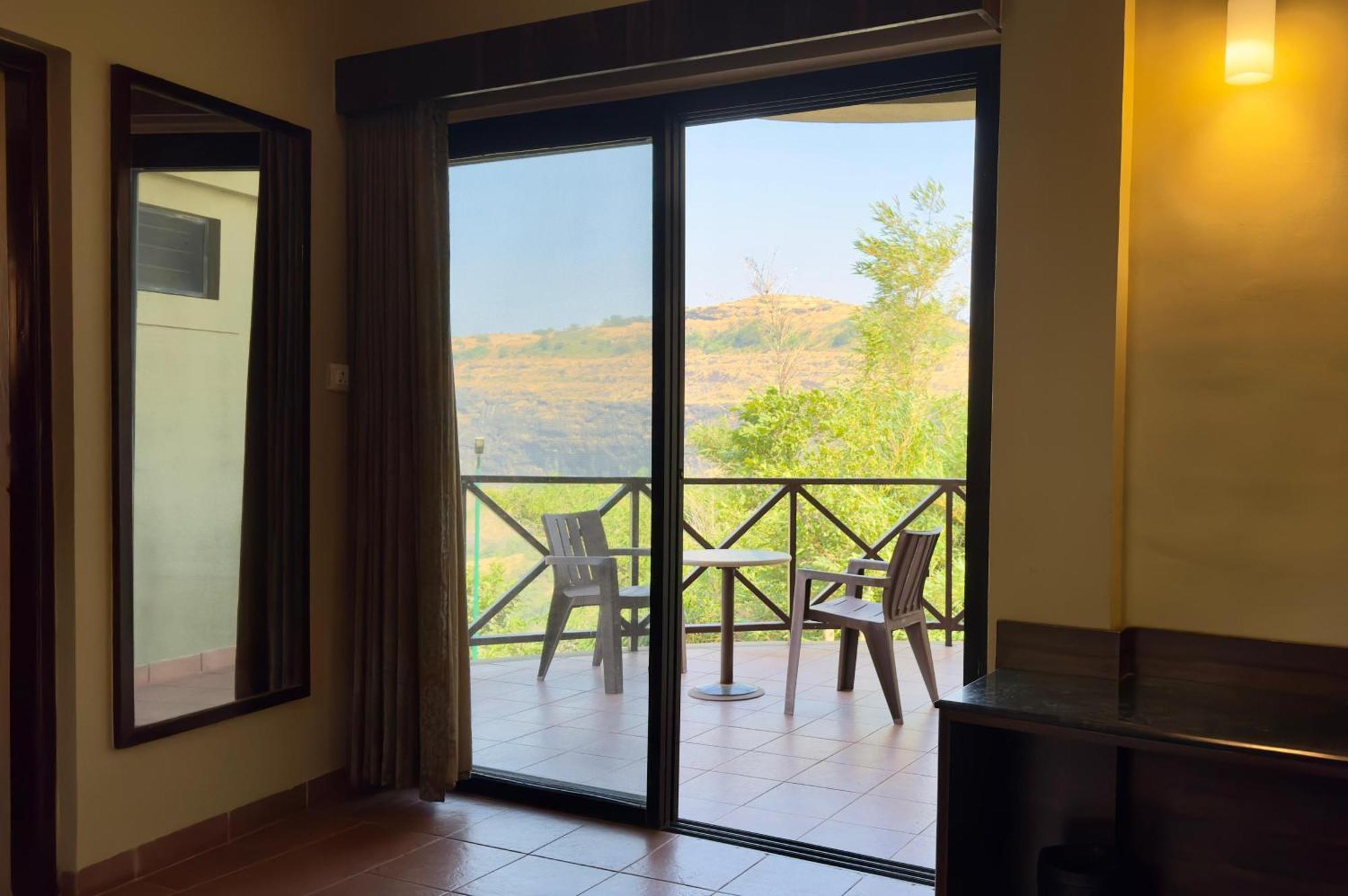 Upper Deck Resort - Stay And Relax At The Highest Peak Lonavala Exteriér fotografie